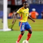 Vasco fecha com Carlos Cuesta e reforça defesa com zagueiro colombiano