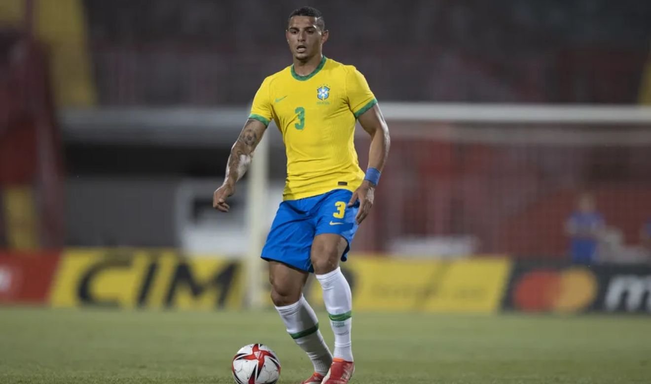 Vasco pode acertar empréstimo de Diego Carlos e dividir salário com o Fenerbahçe