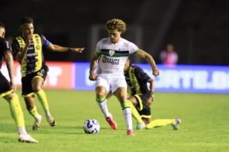 Vasco aceita proposta de clube português por Figueiredo; América-MG precisa aprovar