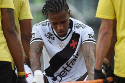 Tchê Tchê preocupa e pode desfalcar o Vasco no clássico contra o Botafogo