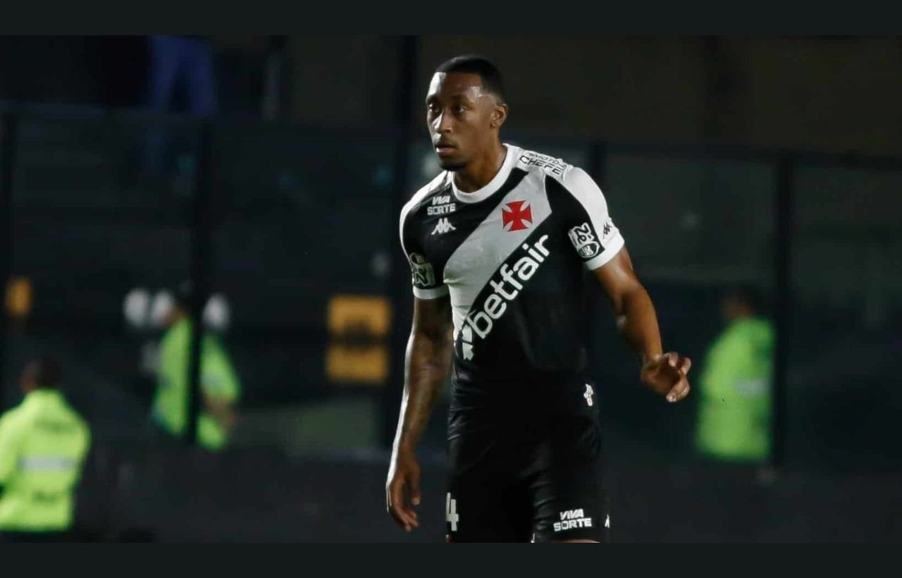 Vasco finaliza venda de jovem zagueiro com cláusulas estratégicas de retorno financeiro