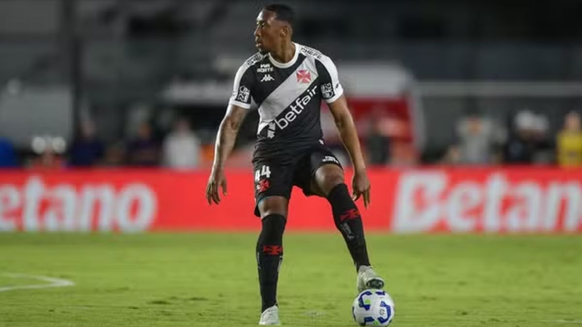 Zaguerio Luiz Gustavo