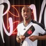 zagueiro Luiz Gustavo